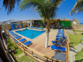 Отель Wild Rover Beach Mancora  Манкора